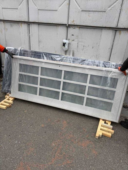 Двері нові виставкові 2100 \ 800