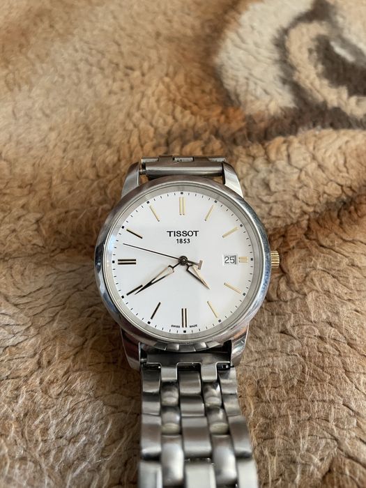 Часы Tissot в гарном стані