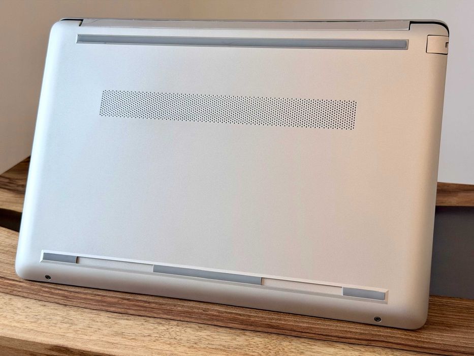 HP Pavilion 15 / i3-7020U / 8GB DDR4 / 256GB SSD / 15,6 FHD / UHD 620