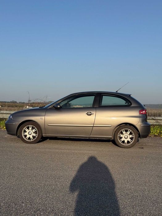 SEAT IBIZA 1.4 TDI - COMO NOVO