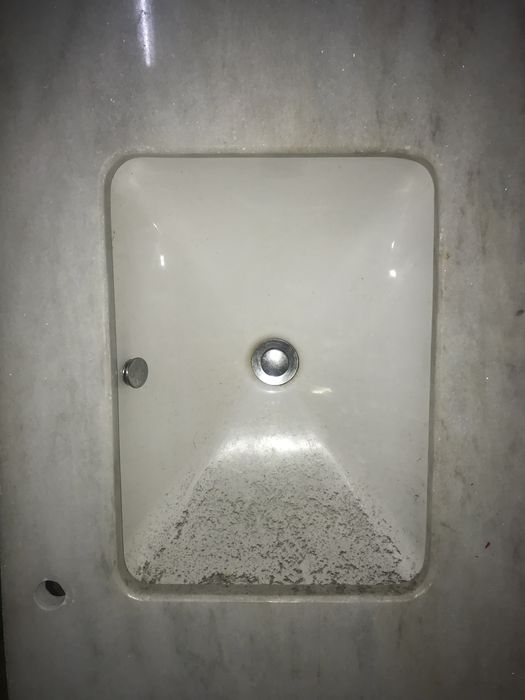 Lavatório em pedra mármore com cerâmico encastrado Valadares