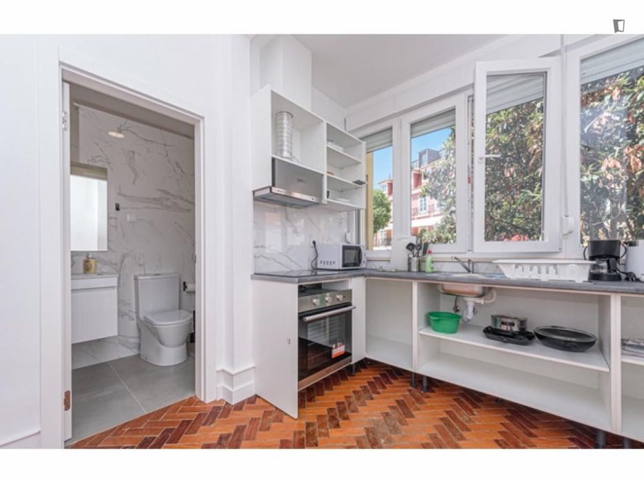 Quarto - localizado em Lapa Lisbon