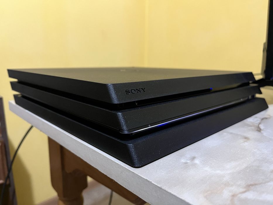 Sony PlayStation 4 Pro 1TB CUH-7216B