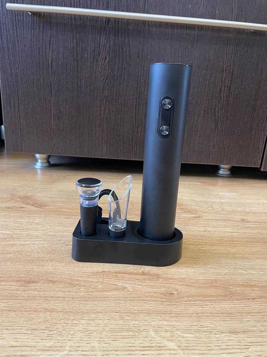 Електричний штопор в наборі