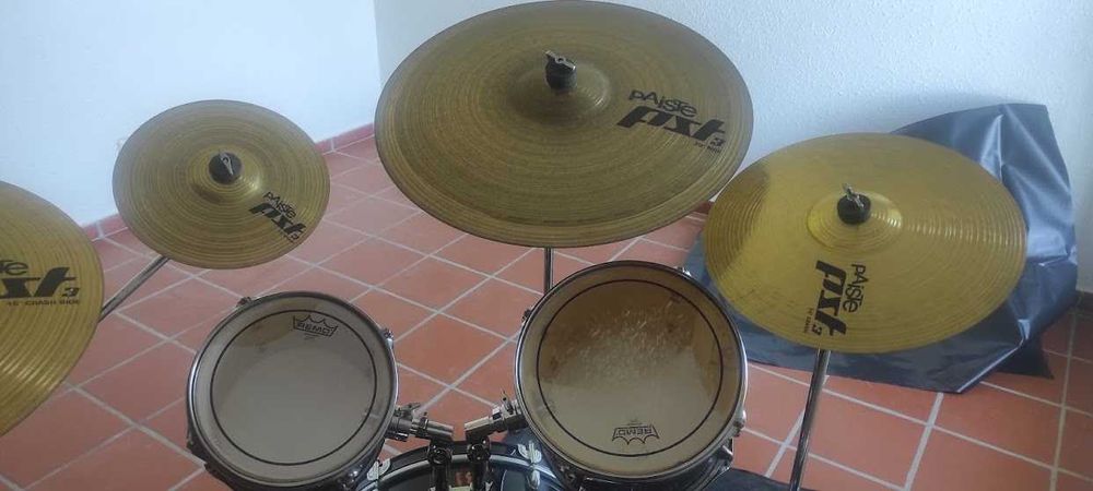 Bateria Acústica, Suportes e Pratos