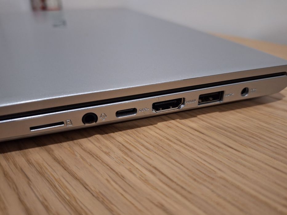 Asus Vivobook A512 U 16'