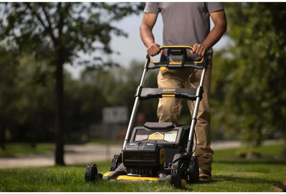 DeWALT DCMWP134N Газонокосарка акумуляторна безщіткова