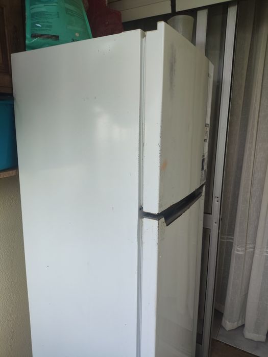 Frigorífico combinado usado a funcionar