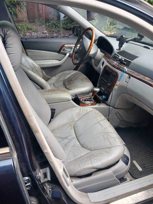 власний автомобіль Мерседес