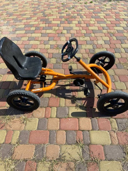 Продам дитячий веломобіль Berg