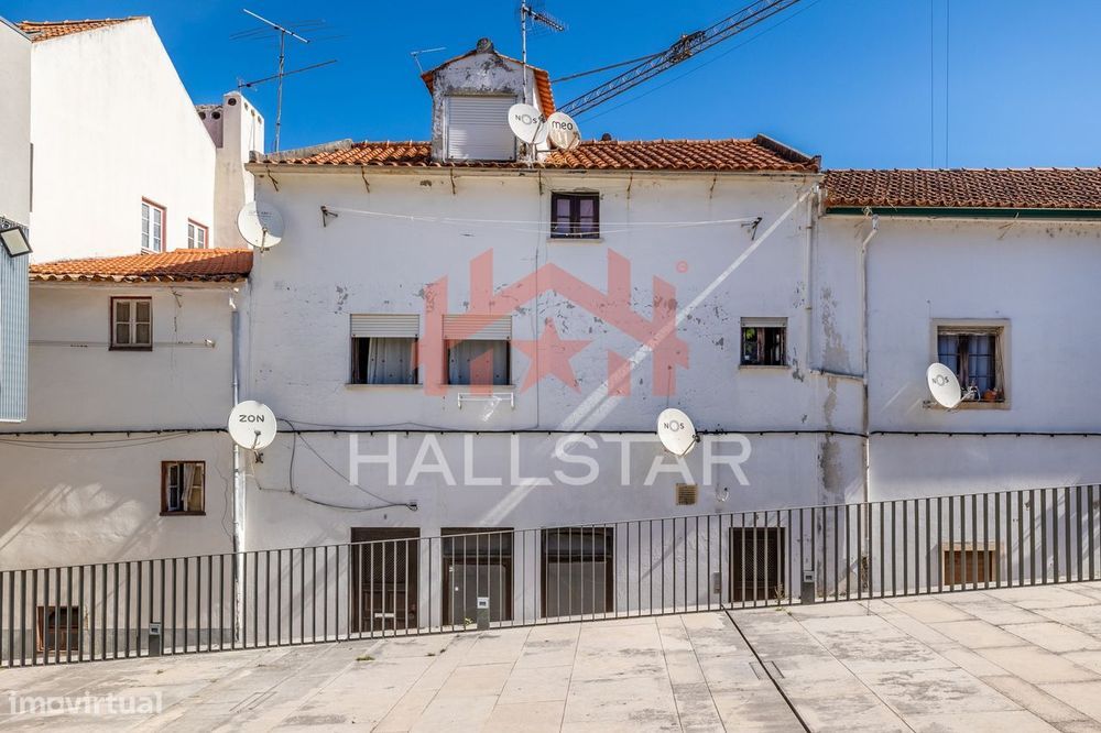 Prédio / 3 Pisos / Centro Histórico de Leiria
