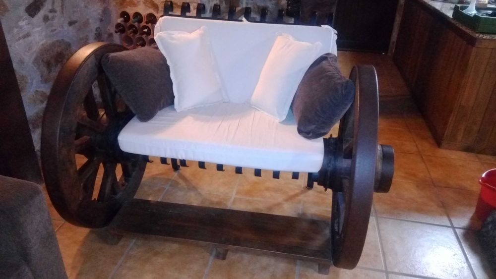 Sofá rústico carro de bois