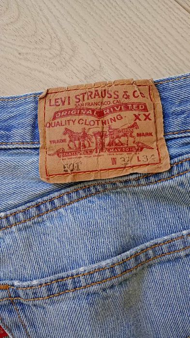 Продам шорти Levi's 501 оригінал