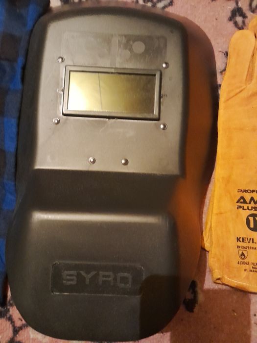 Przyłbica spawalnicza+ubranie.