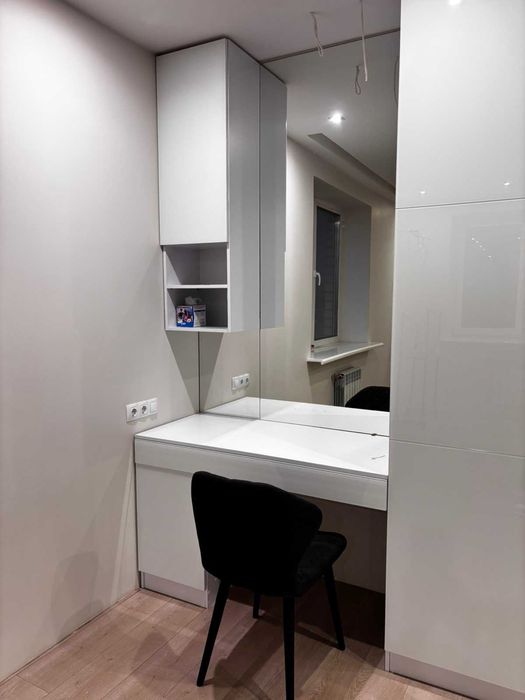 4-х к.квартира з новим євро ремонтом, піша хода до метро, ​​новобудова