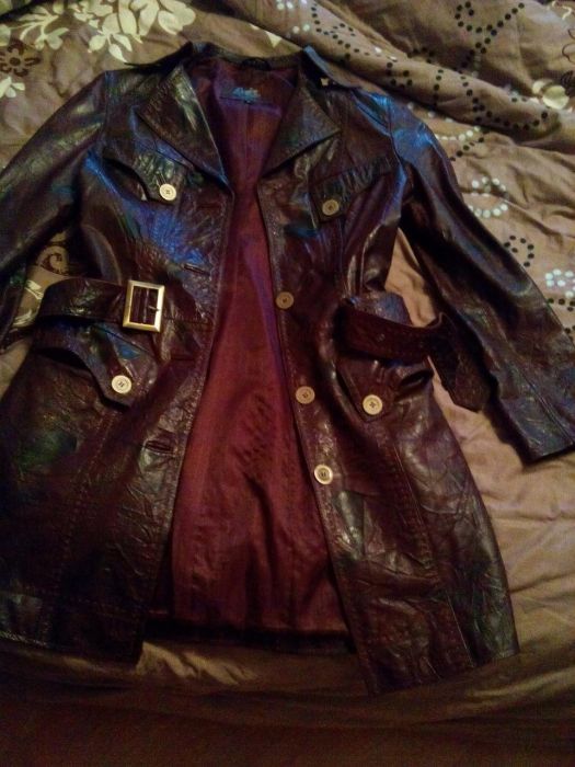 Продам кожаный плащ
