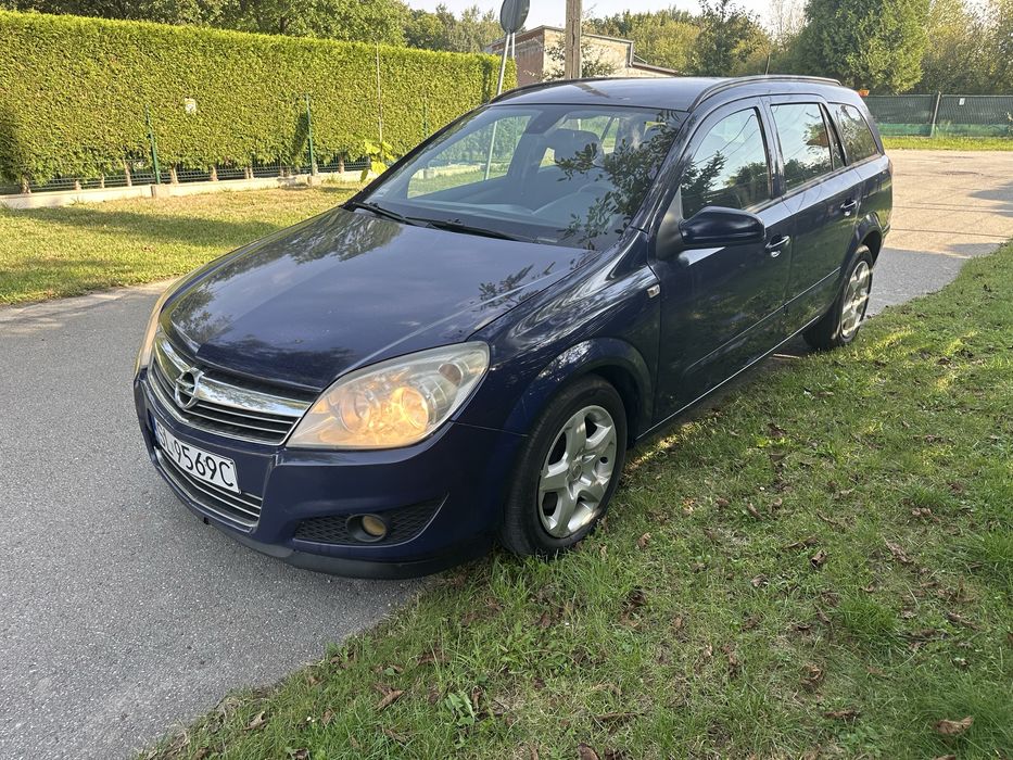 Wypożyczalnia samochodów. Wynajem aut. Tania wypożyczalnia.