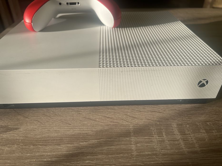 Xbox one s 1tb stan dobry