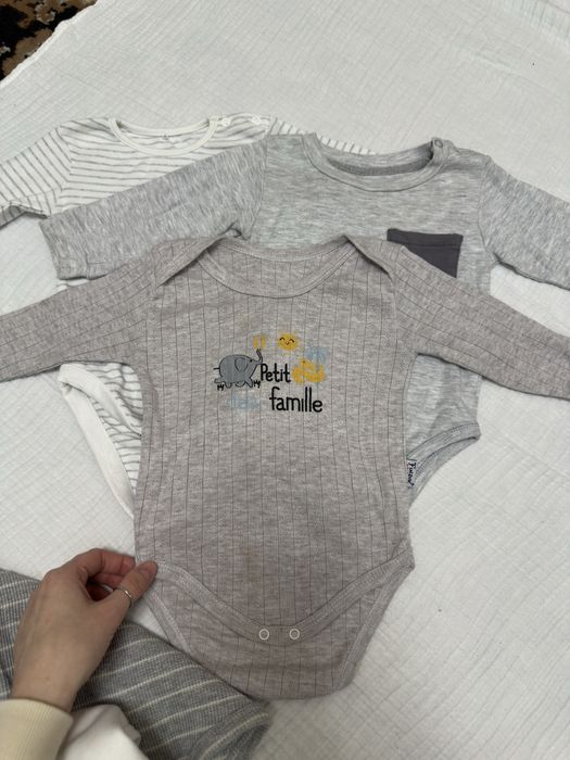 Дитячі бодіки 6-9 місяців