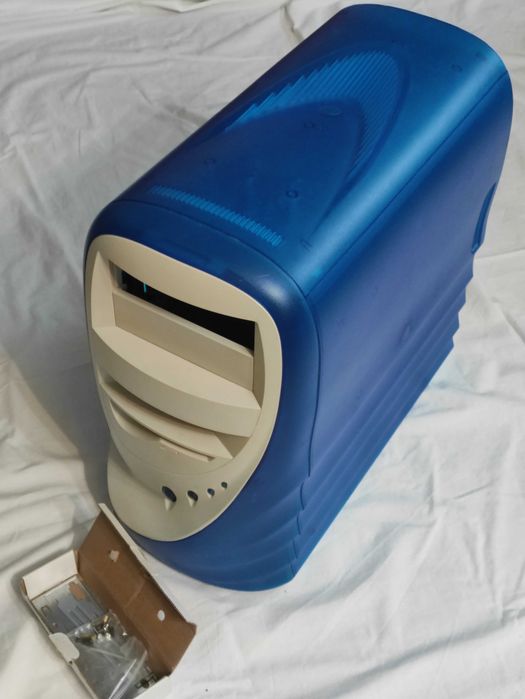 Caixa PC Desktop diferente em azul