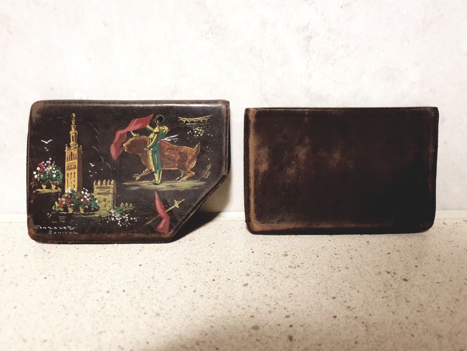 Antiga cigarreira espanhola em couro pintado à mão