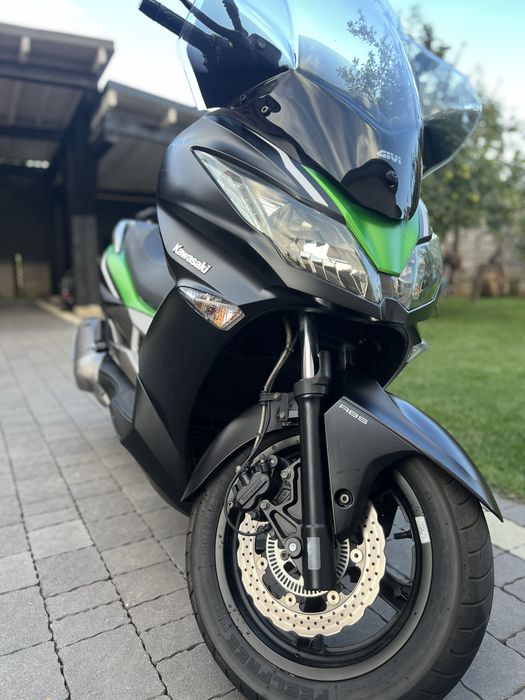Максі скутер Kawasaki J300