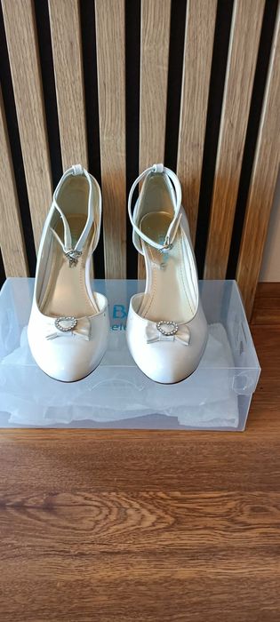 Buty /Czółenka komunijne CELEBRITA + wianek gratis