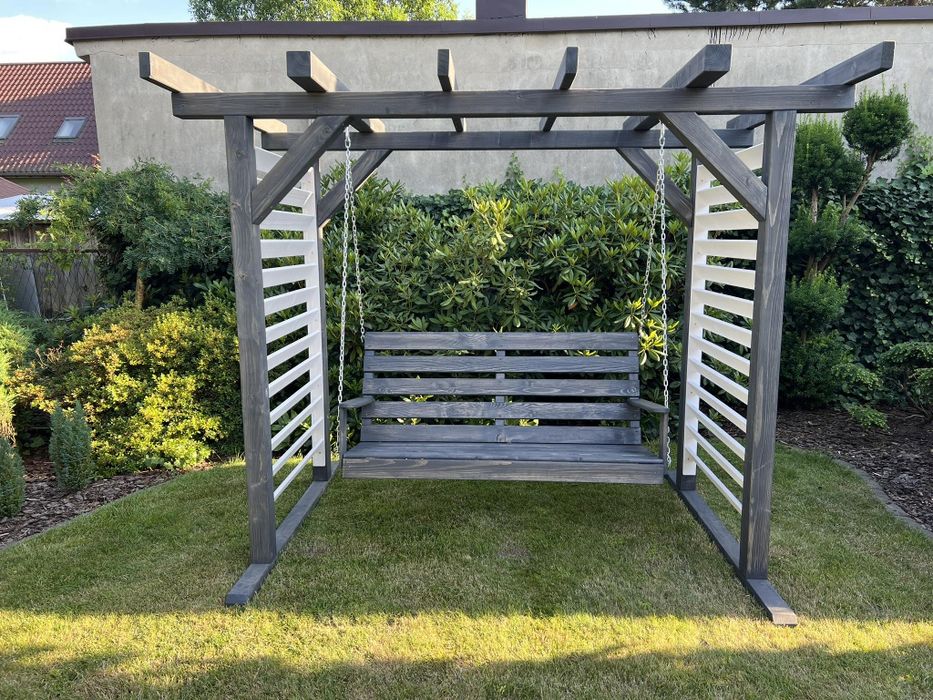 Huśtawka ogrodowa drewniana pergola nowoczesna