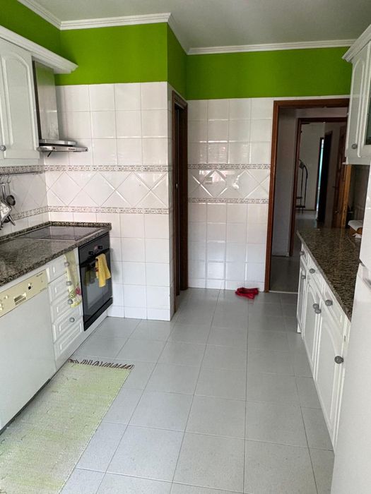 Quarto para casal na Ramada em  Odivelas