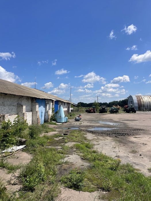 Продаж комерційної нерухомості 2,2 га