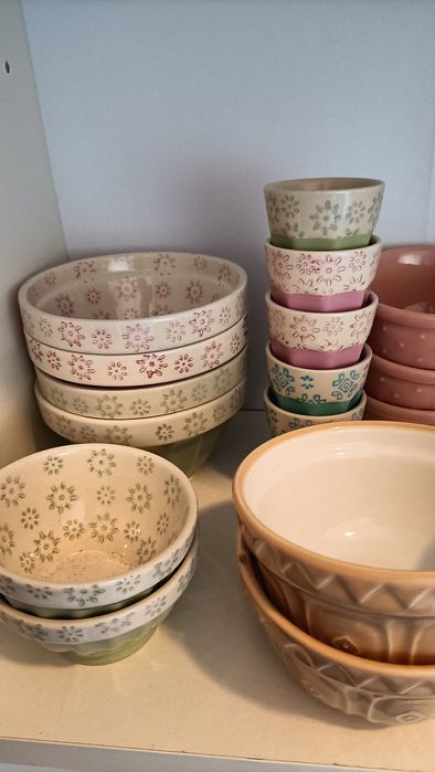 Ceramic Tableware in Various Styles435432975856445444