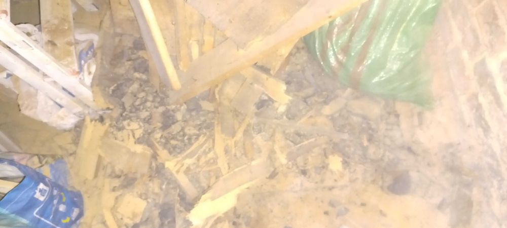 deski oraz węgiel na opał