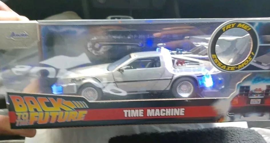 Jada Toys 1:24 delorean time machine flying wheel  back to the  future