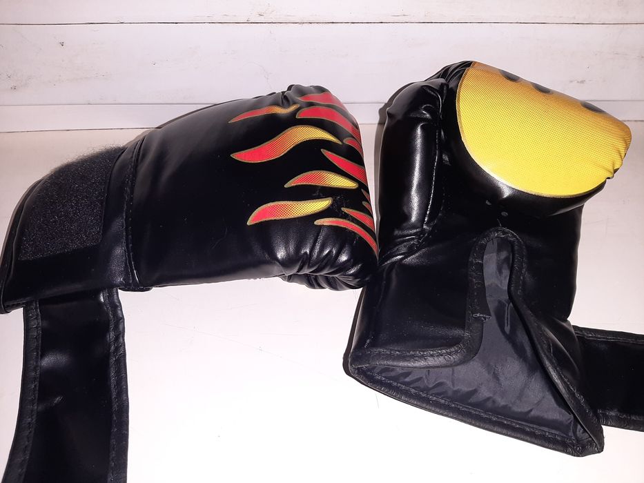 Дитячі боксерські рукавички 5-12 років чорного кольору