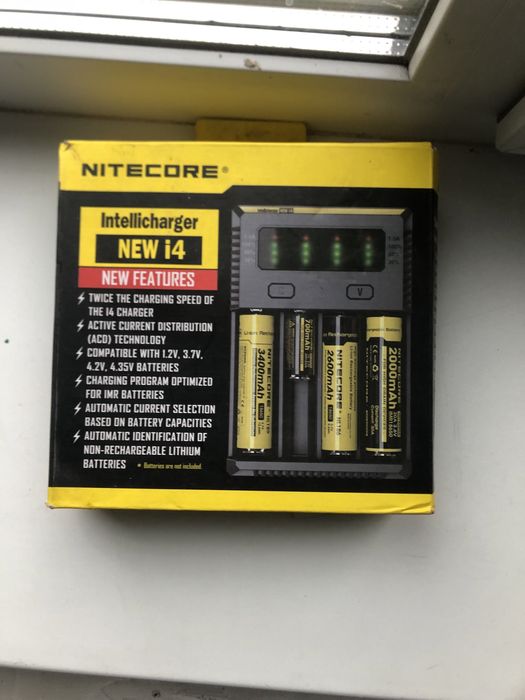 Продам Nitecore NEW i4 — быстрая 4-канальная зарядка