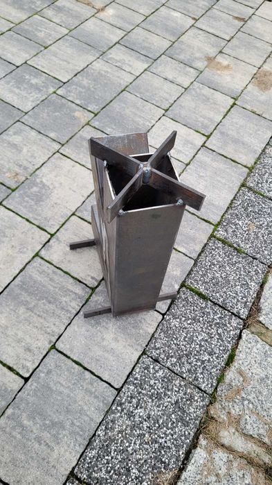 Mały piecyk rakietowy