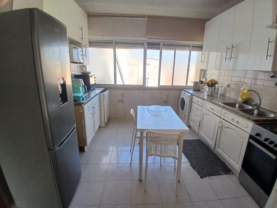 Alugo quarto na pontinha