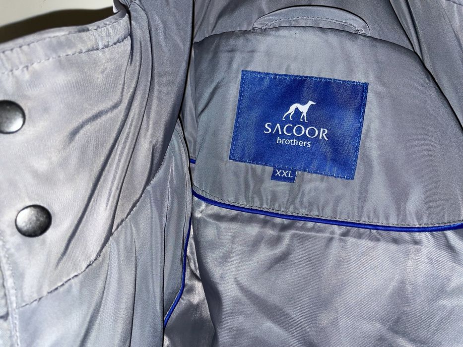 Blusão cinzento da Saccor