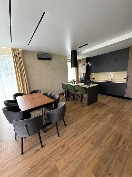 В продаже шикарный дом с авторским ремонтом! Большая Даниловка