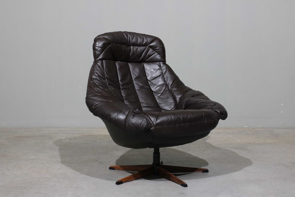 Poltrona H. W. Klein mod. Silhouette em couro | Danish Design