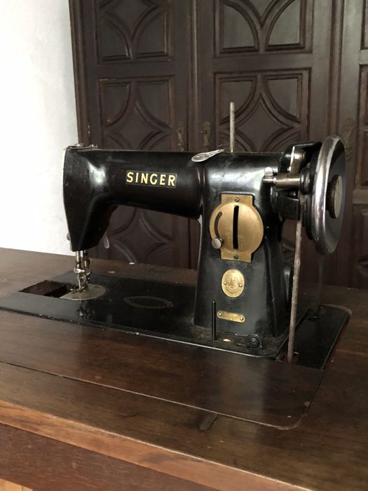 Máquina de costura Singer antiga
