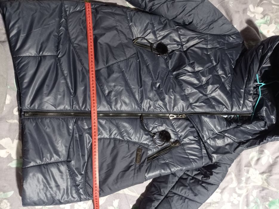 Зимова тепла куртка 50 р.