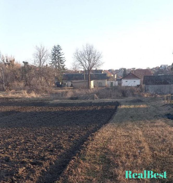 Продаж земельної ділянки