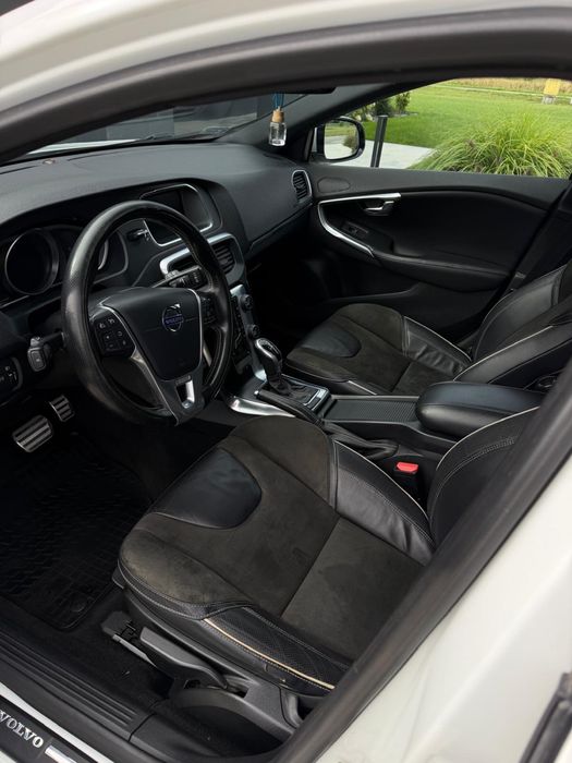 Volvo v 40  R-design 2015