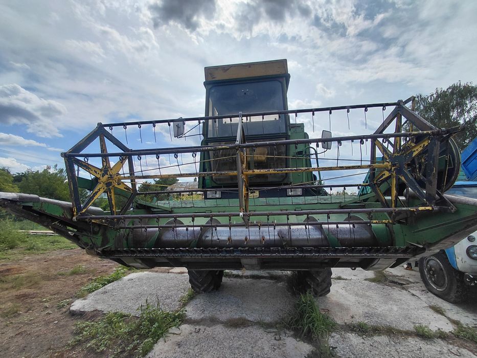 Комбайн Johne Deere 952