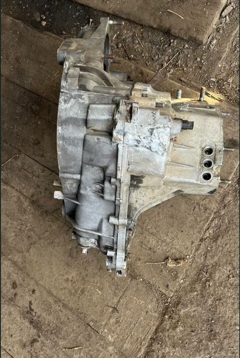 Продам коробку,запчастини ваз 2109