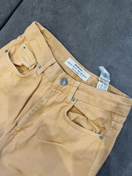 Джинси Stradivarius