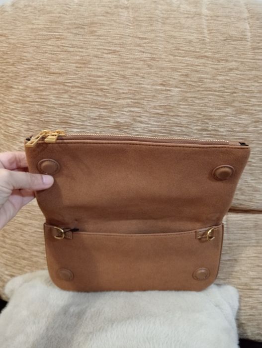 Bolsa feminina tiracolo com 2 fivelas