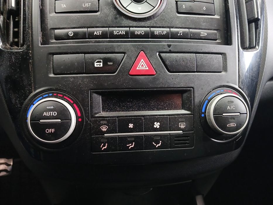 Botão / interruptor do AC KIA Ceed SW (ED)