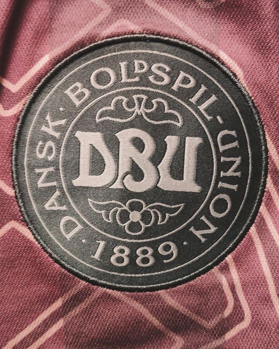 Camisola futebol adulto original Hummel Dinamarca Halo homem nova